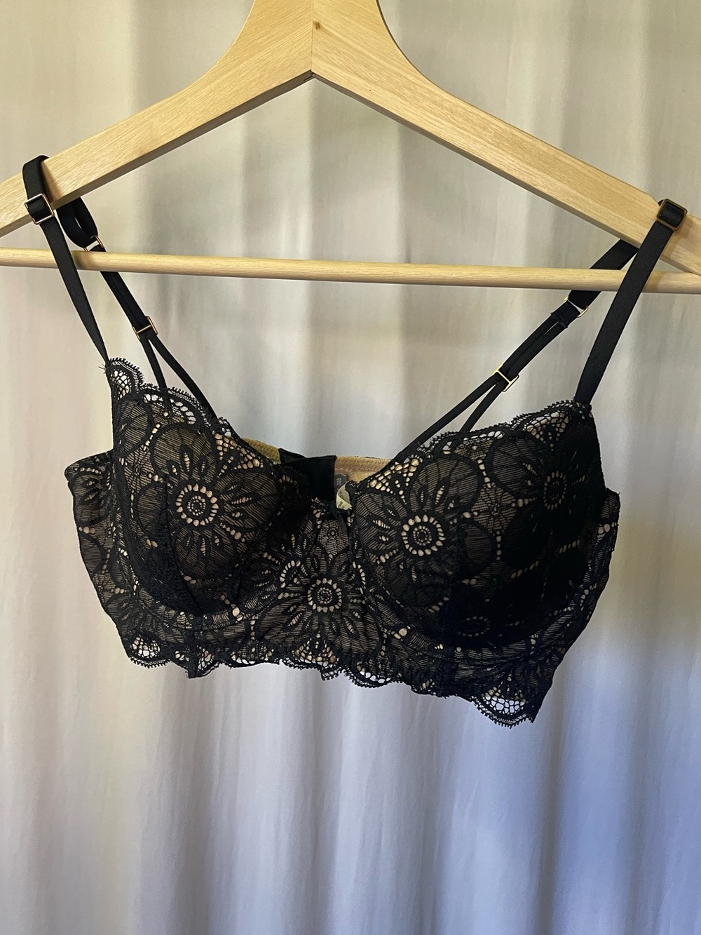 Aerie Black Floral Lace Longline Push Up Bra Nude Lining Strappy Back 36B